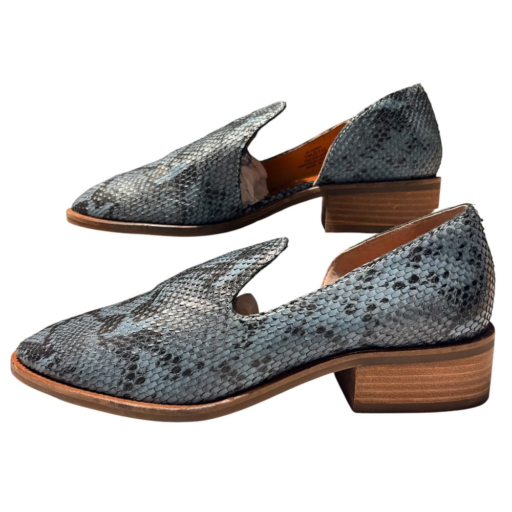 Lucky Brand Ganny Blue Snakeskin Leather dOrsay Loafers Size 7M Pointed Toe Flat
